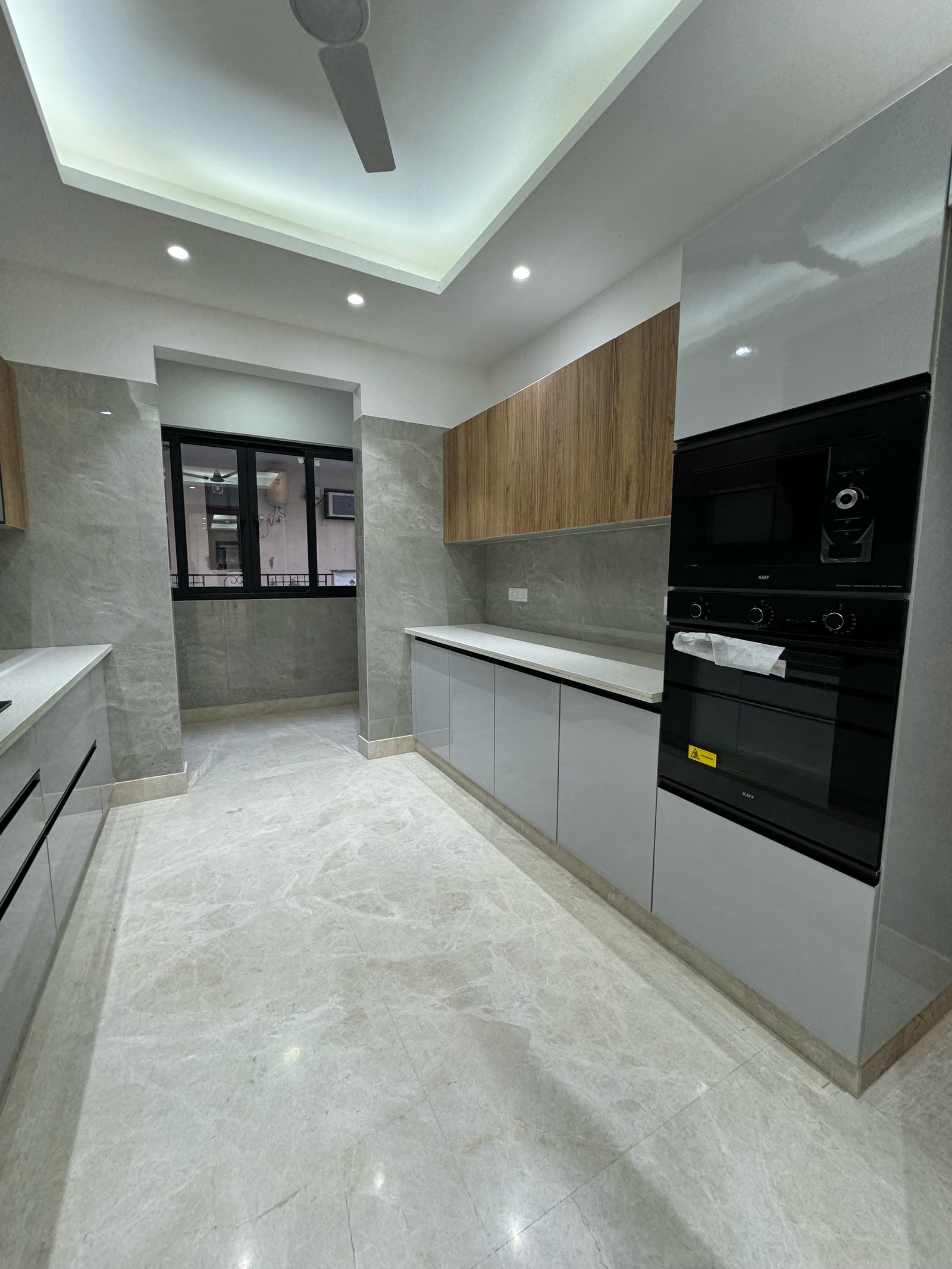 4BR, DLF Phase 1, G block available for rent